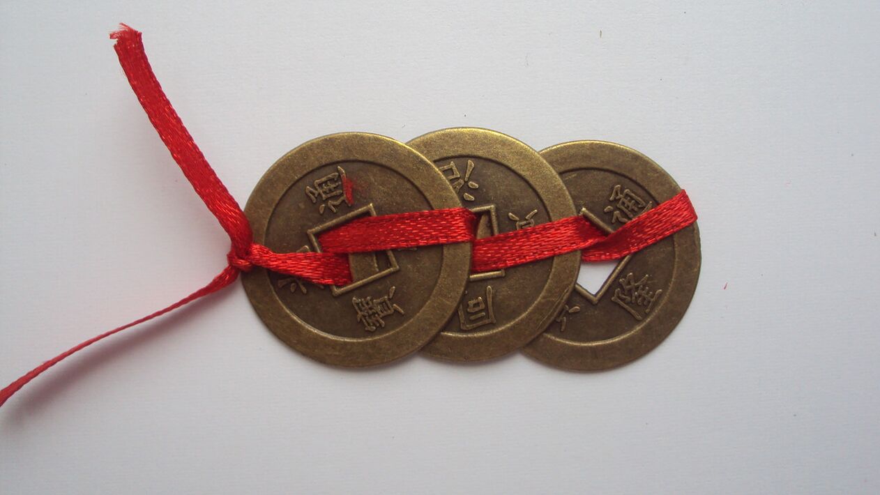кинески среќни монети